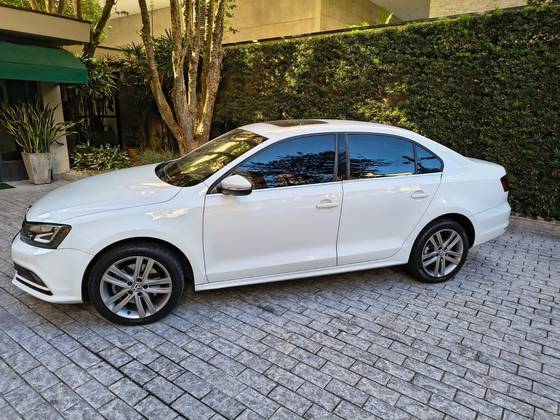 VOLKSWAGEN JETTA 2.0 TSI HIGHLINE 211CV GASOLINA 4P TIPTRONIC VOLKSWAGEN JETTA 2.0 TSI HIGHLINE 211CV GASOLINA 4P TIPTRONIC